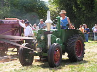 Battage a l'ancienne - Tracteur moteur (ph. F. Mrugala, St Jean de Touslas)